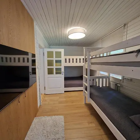 Semesterbostad Puhkemaja Saunaga