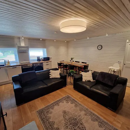 Semesterbostad Puhkemaja Saunaga