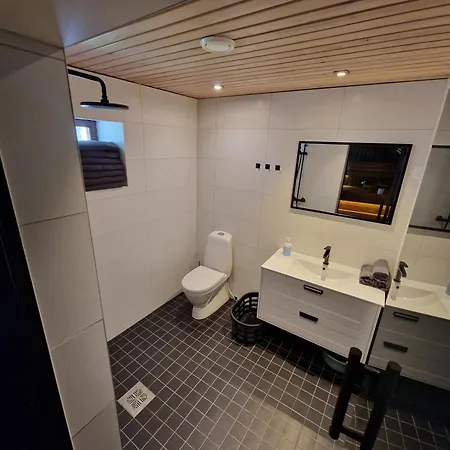 Semesterbostad Puhkemaja Saunaga *