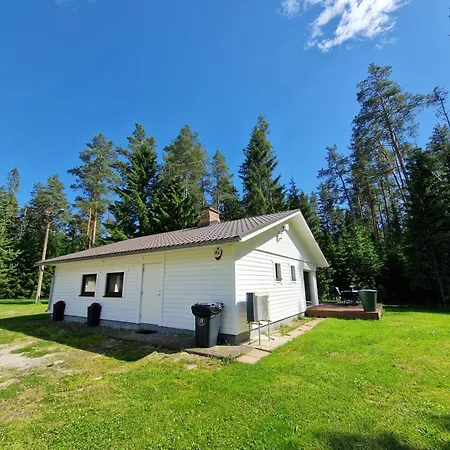 Puhkemaja Saunaga بيت للعطل Romeda