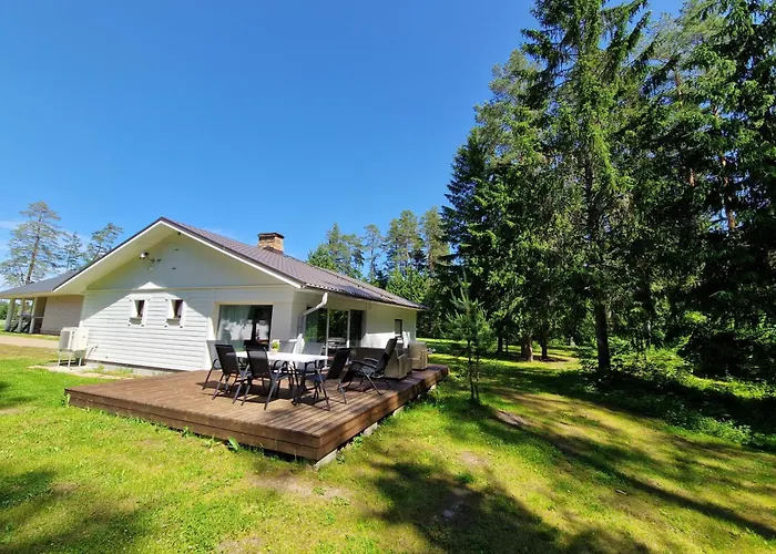 Puhkemaja Saunaga * Romeda